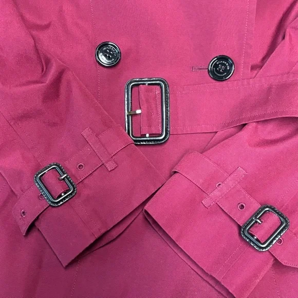 Burberry trench coat. - Picture 10 of 16